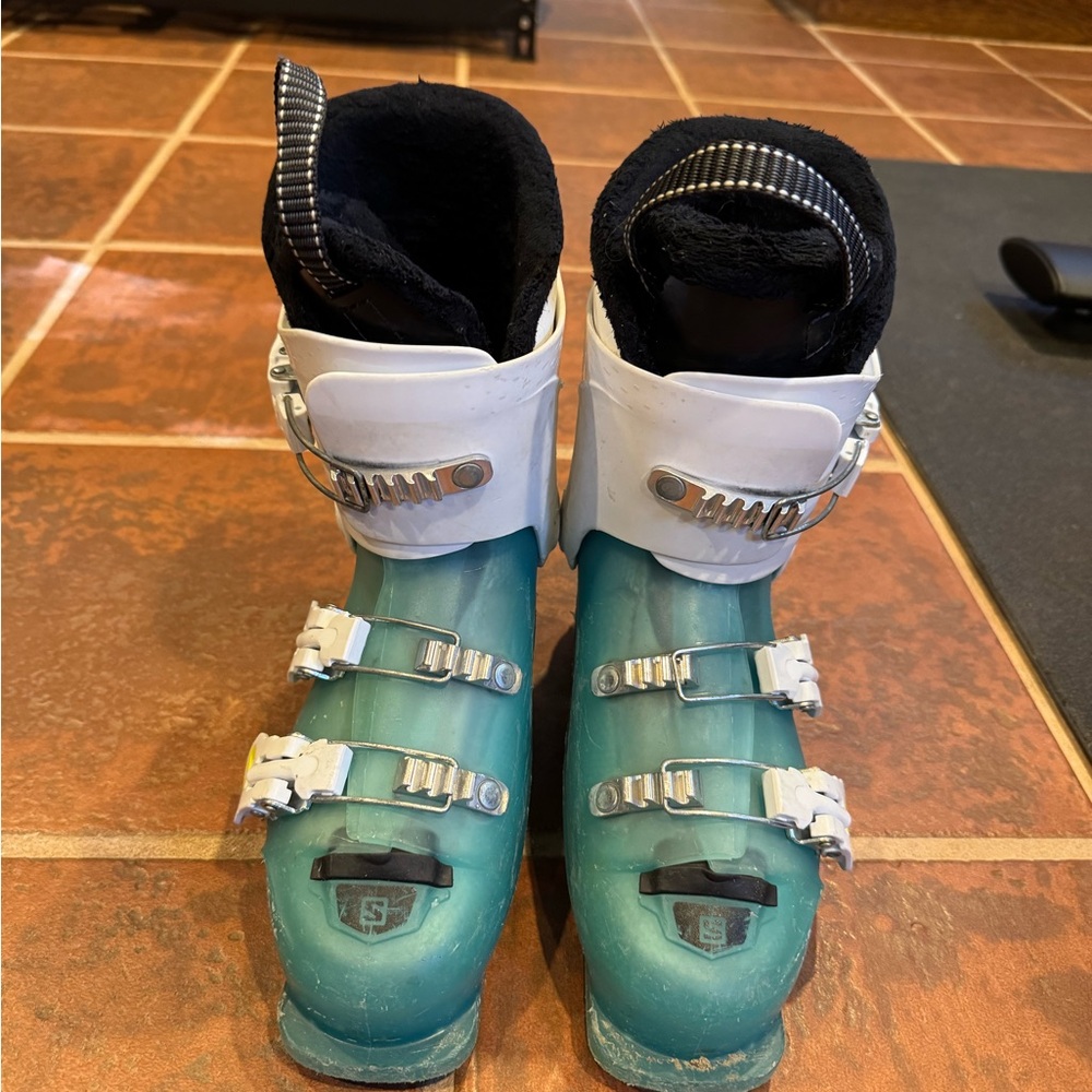 Salomon Teal and White Ski Boots